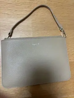 アニエスベー　ベージュレザーポーチ ストラップ付き