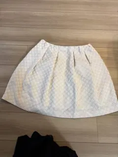 Anatelierの膝丈スカート