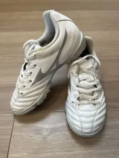 MIZUNOジュニアサッカートレーニングシューズ(TF) モナルシーダNEOII