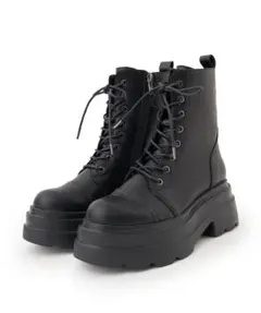 レースアップブーツ