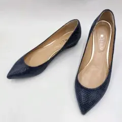 美品DIANA 型押しレザーパンプス 青 24.5 ローヒールポインテッドトゥ