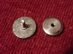 ●日本の勲章/徽章＊謎の菊紋バッジ（実物） ○日本の勲章/徽章⑤＊謎の菊紋バッジ（実物） - メルカリ