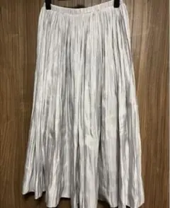 【最終お値下げ•美品】アースミュージックアンドエコロジー　サテンシルバースカート