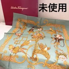 【未使用】フェラガモ コットン ミニスカーフ ハンカチ アニマル 鳥　ケース有りのサムネイル