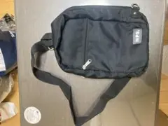 ナイロン ショルダーバッグ 黒