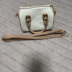 ホワイトミニハンドバッグ