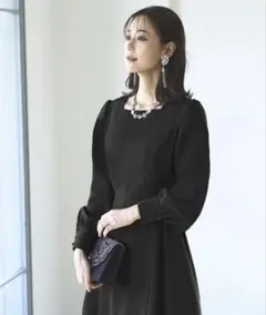 RUIRUE BOUTIQUE タック＆フレア・スクエアネックワンピースドレス