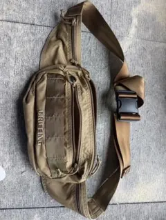 BRIEFING ボディバッグ カーキ