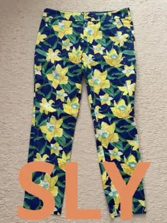 【今だけ1000円値下げSALE】SLY スライ　花柄　パンツのサムネイル