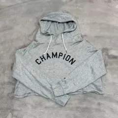 ロゴが可愛い♡Champion（チャンピオン）★クロップドパーカー♪