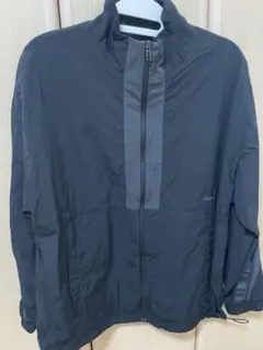 ブラックナイロンジャケット　adidas