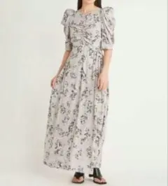 [まもなく出品終了]SNIDELバックオープンバリエプリントレーヨンワンピース