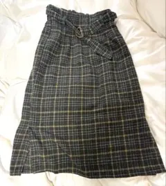 タータンチェック柄　膝丈スカート　深緑　黄色