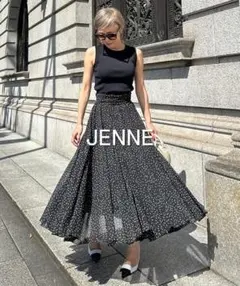 【美品】JENNE パリジェンヌリッチボリュームスカート ドットのサムネイル