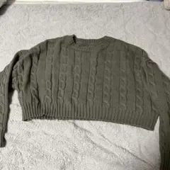 オリーブグリーン ケーブルニット クロップドセーター レディース