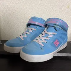 Item thumbnail for item c132a0f3-40a1-428e-b379-cb506aa4add9