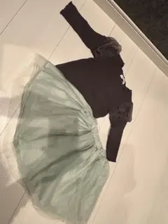 長袖トップスとミントグリーンスカートセット