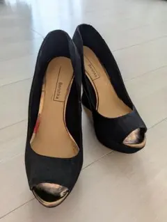 Bershka ウェッジソール パンプス オープントゥ ブラックのサムネイル