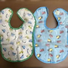子供用　お食事エプロン 車柄 2枚セット