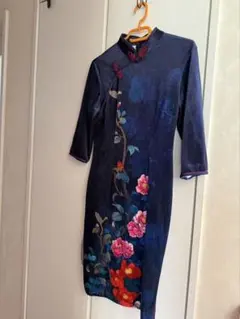 ネイビー花柄刺繍チャイナドレス