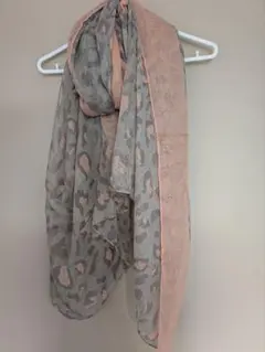 値引きしました！トレンドカラー　レオパード柄 ストール グレー ピンク