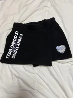 アンナップキッズ　黒のキュロットスカートパンツ ハートLサイズ（120）