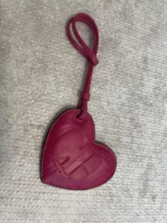 キャロライナヘレラ　ハート型レザーチャーム ピンク