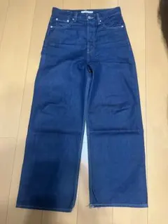 Levi's ダークブルー ストレートデニム