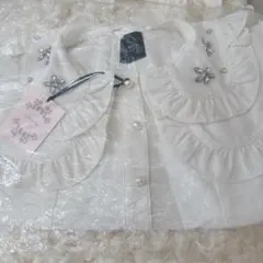 Swankiss ビジュー付きフリルブラウス ホワイト♡のサムネイル