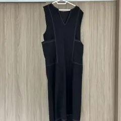 ブラック ノースリーブ ひざ丈ワンピース
