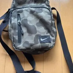 NIKE ナイキ ショルダーバッグ 迷彩 カモフラ ブラックのサムネイル