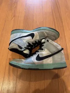 インヒールスニーカー NIKE Dunk Sky Hi グレー 反射板仕様 光る 