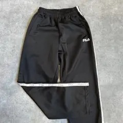 FILA フィラ ジャージ パンツ ブラック スポーツ ランニング　黒　長ズボンのサムネイル