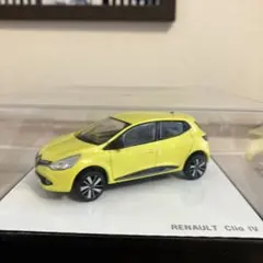 RENAULT Clio IV ミニカーのサムネイル