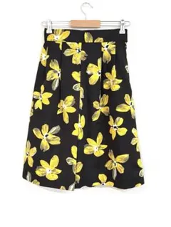 【マッキントッシュフィロソフィー】フレアスカート 黄色の花柄 ひざ丈 38