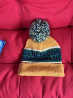 BLUEMOON ボンボン付きニット帽