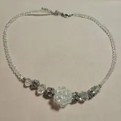 クリスタルビーズ フラワーモチーフ ネックレス