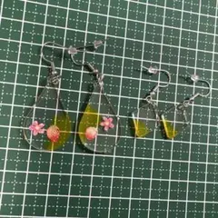 水滴型樹脂ピアス ピンク花デザイン金具アレルギー対応