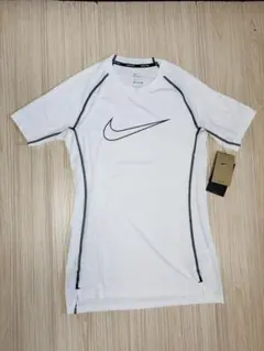 Nike Pro ホワイト Tシャツ 新品タグ付き