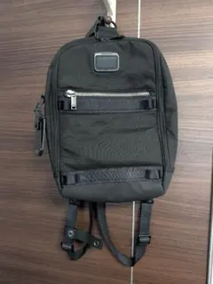TUMI ボディバッグ スリングバッグ ブラックのサムネイル