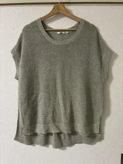 UNIQLO メッシュニットベスト グレーのサムネイル