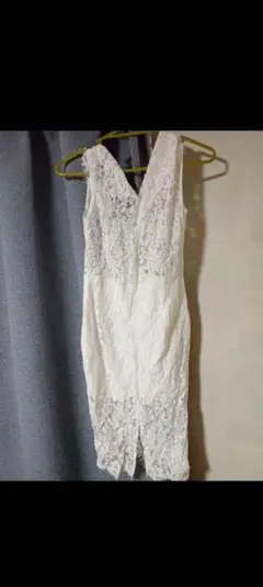 ホワイトレースタイトドレス