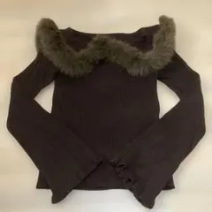 アプレジュールファー付きダークブラウンニット