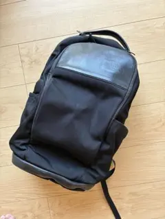 The North Face Roamer Day ブラックバックパックのサムネイル