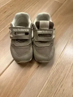new balance ベビーシューズ ブラウン