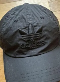 adidas トレフォイル刺繍　キャップ