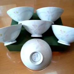 【ぽん様専用】有田焼　白い花模様の飯碗6個セット 茶碗 食器 陶器製