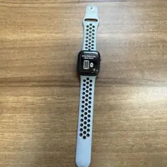 Apple Watch Nike SE (GPSモデル) - 40mm