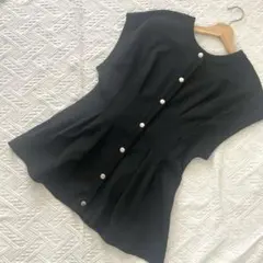 ブラック ニットベスト　プルオーバートップス　ウエストタック　フレア