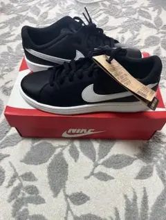 新品✨NIKE ウィメンズコートロイヤル2NN